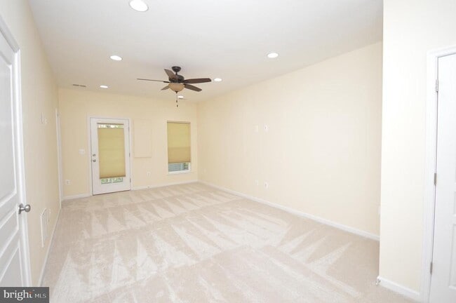 Building Photo - 1571 Renate Dr