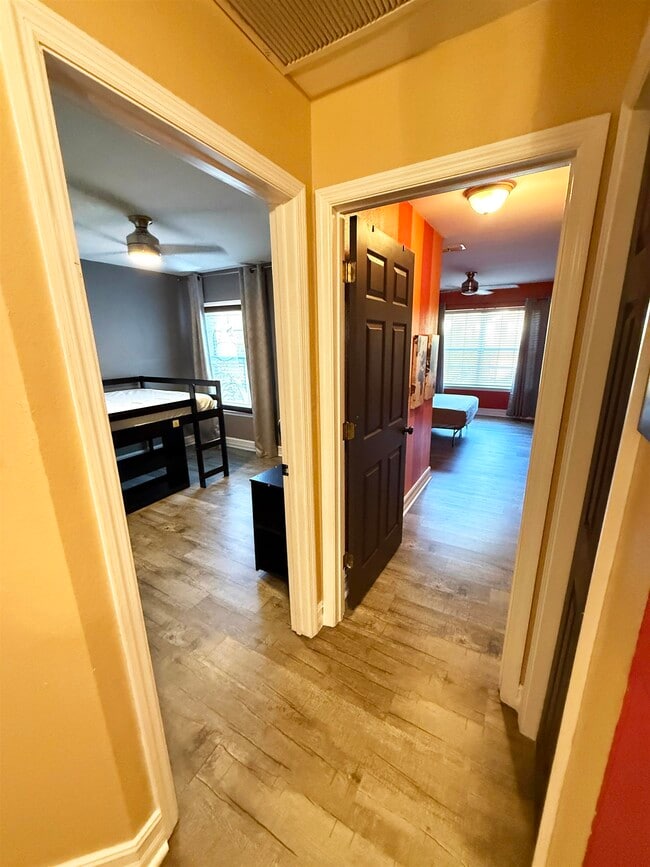 Building Photo - 1508 Crescent Hills Dr