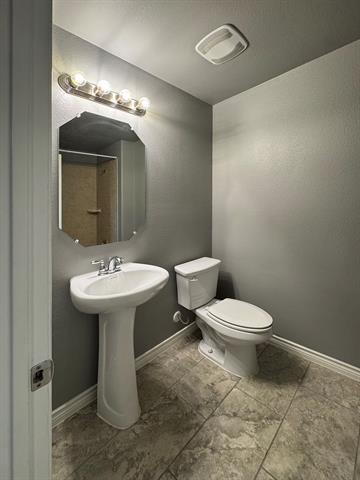 Building Photo - 1113 Seguin Rd