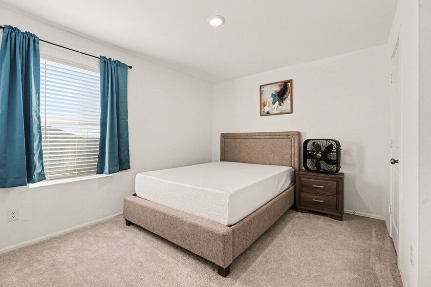 Building Photo - 9502 Brookside Point Dr