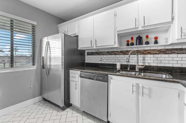 Building Photo - 4070 Tivoli Ct