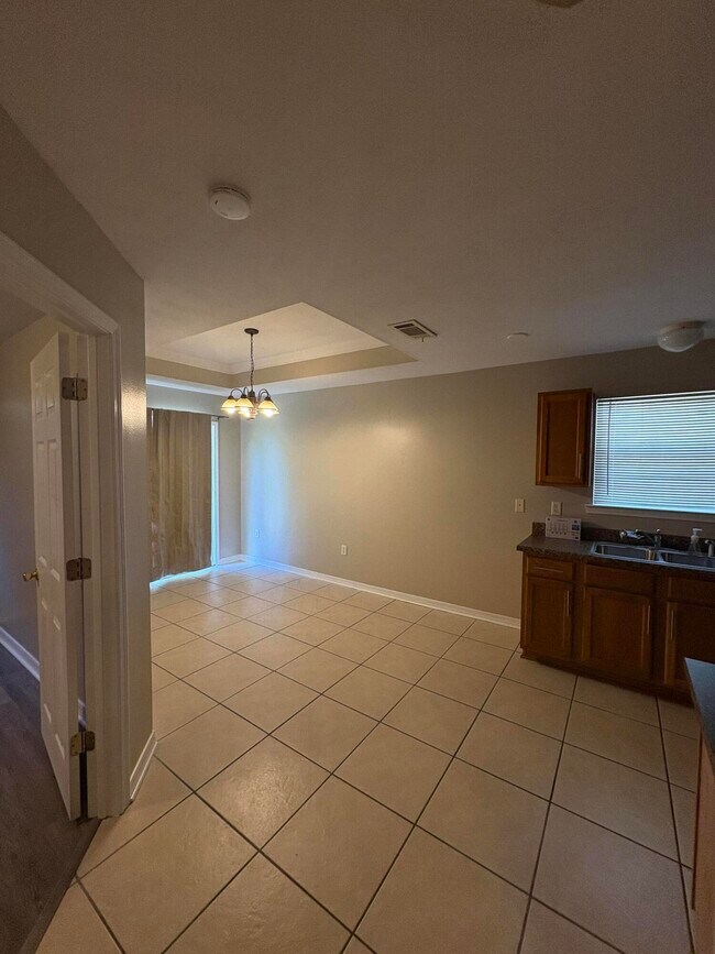 Building Photo - 2877 Aplin Rd