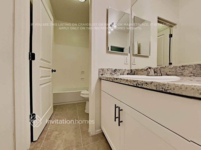 Building Photo - 322 S Leandro