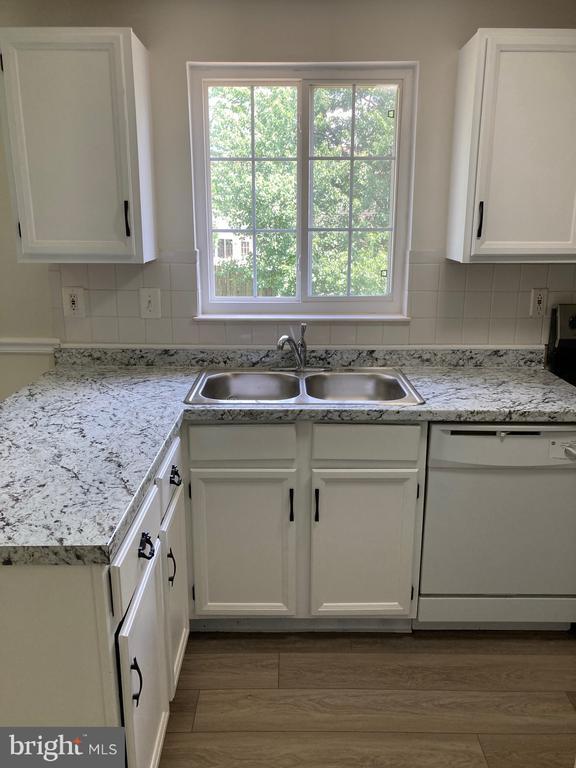 Building Photo - 6632 Pebble Ct