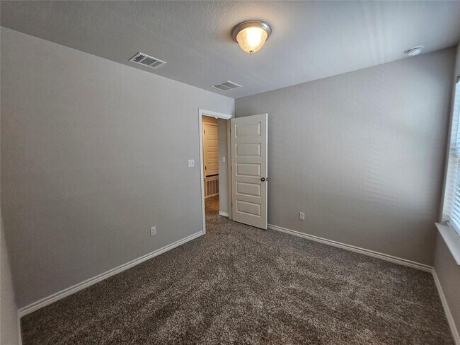 Building Photo - 1721 Artesian Spgs Xing