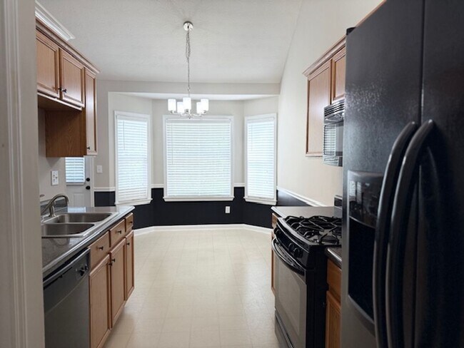 Building Photo - 2034 Elm Grove Ln
