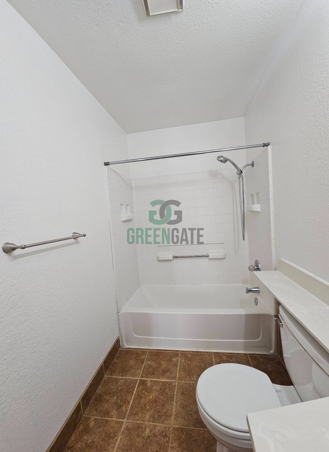 Building Photo - NOW AVAILABLE! Make this spacious 3 bedroo...