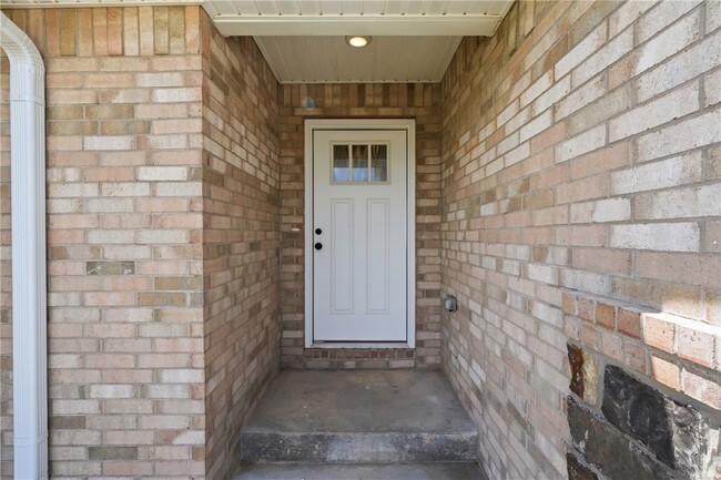 Building Photo - 5109 Vista Ave