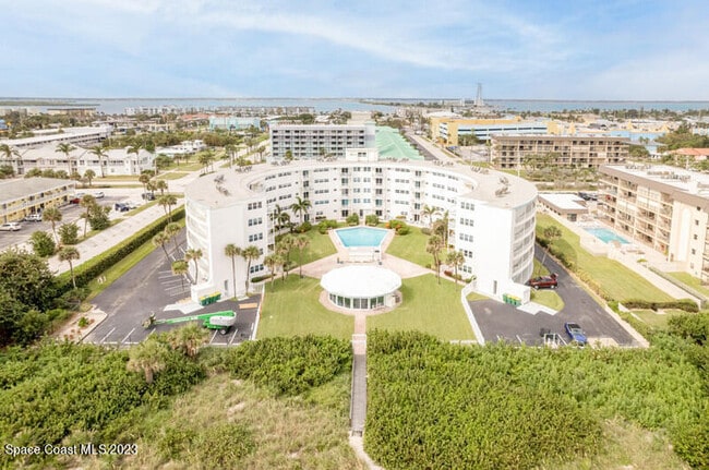 Building Photo - 4000 Ocean Beach Blvd