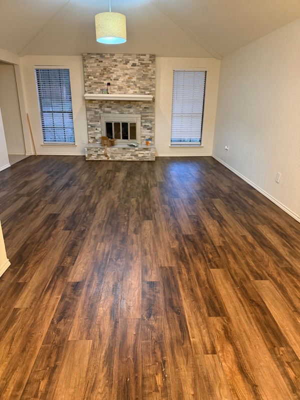 Building Photo - 903 Teakwood Ln