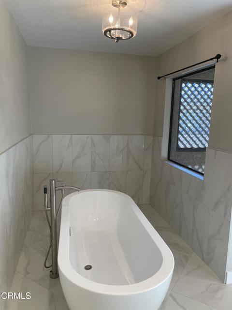 Building Photo - 852 N Monterey St