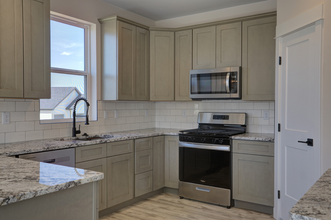 Building Photo - 1621 Serenity Ln