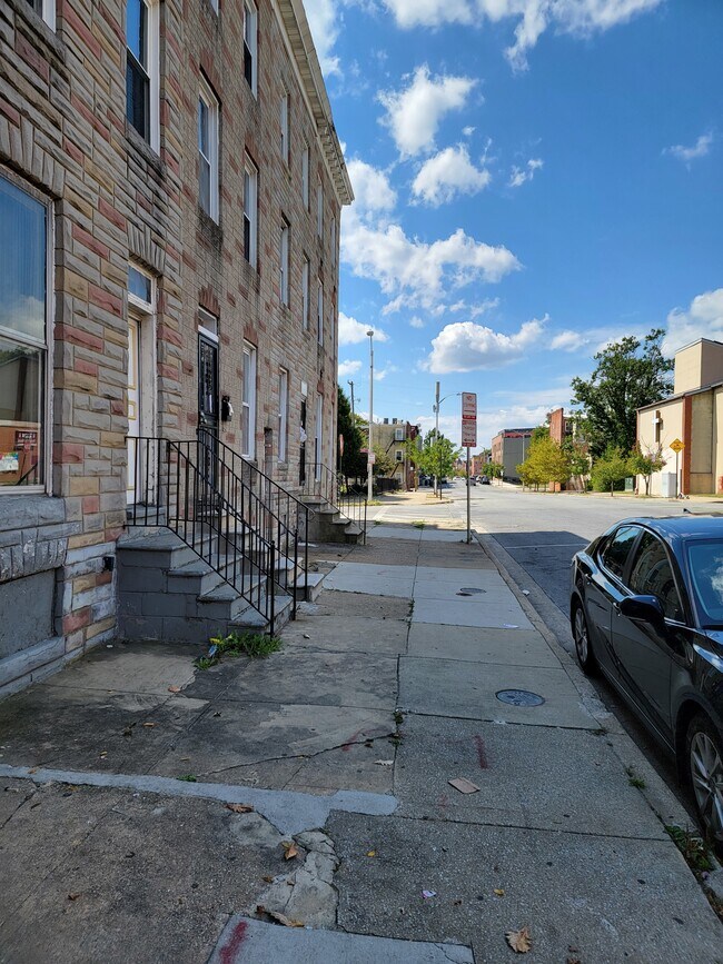 Building Photo - 1409 E Preston St