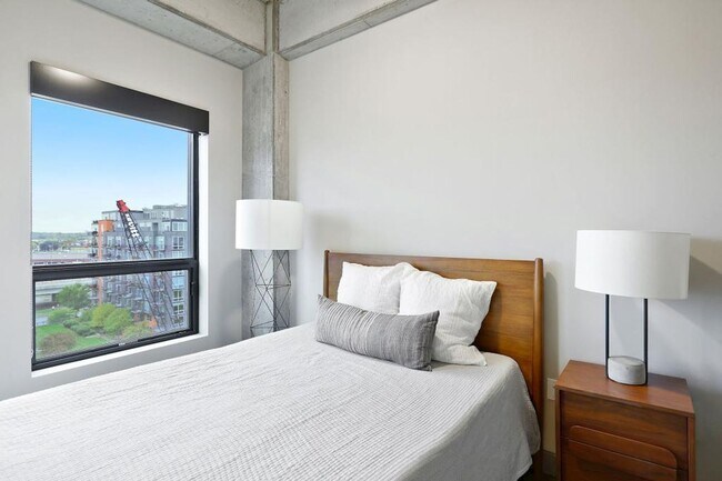 Building Photo - FURNISHED STUDIO IN THE HEART OF THE NORTH...