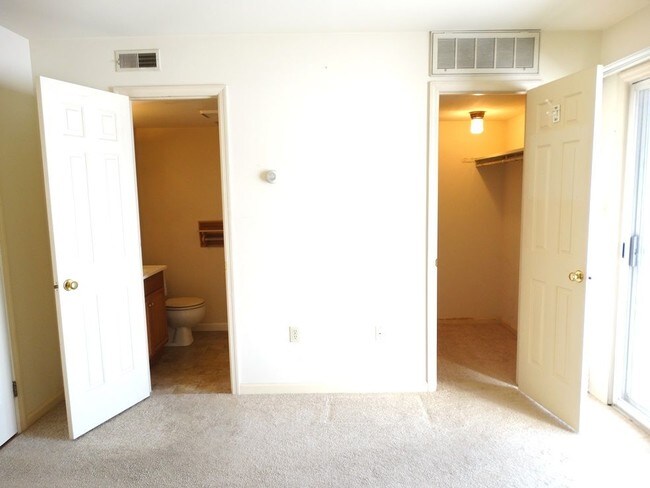 Building Photo - 205 Miller Rd