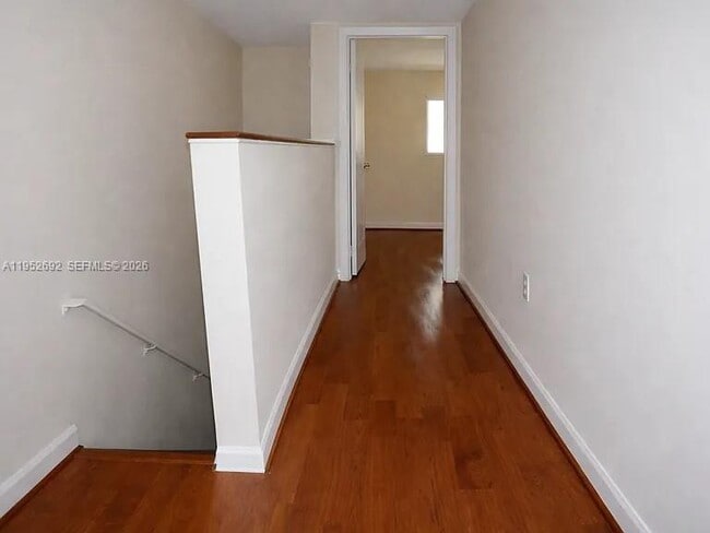 Building Photo - 9457 Palm Cir N