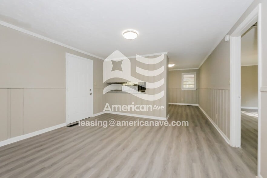 Building Photo - 5434 Lake Dr