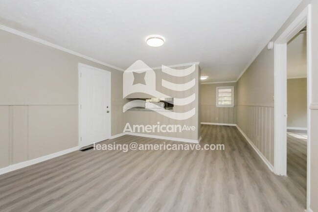 Building Photo - 5434 Lake Dr
