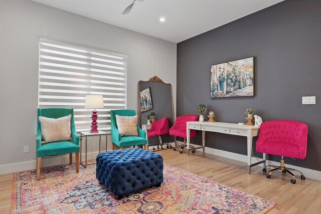 Building Photo - 428 Highwood Trl