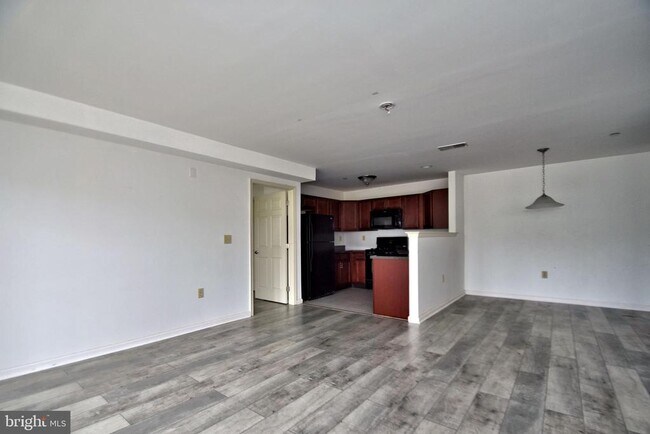 Building Photo - 3940 Ashland Dr