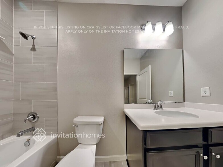 Building Photo - 9871 Lemon Grass Ln