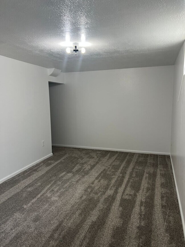 Building Photo - D323AB