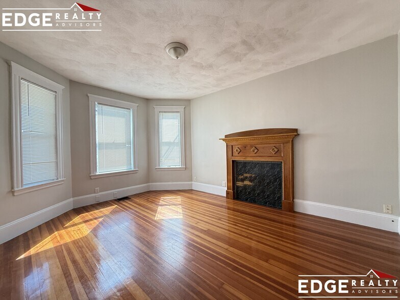 Building Photo - 39 Foster St