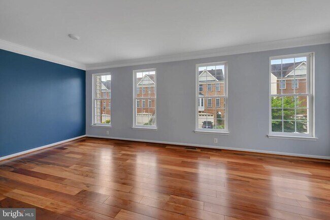 Building Photo - 42704 Sandman Terrace