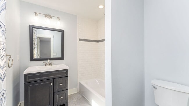 Building Photo - 3 Bedroom 3 Bath House in Parish Place - M...