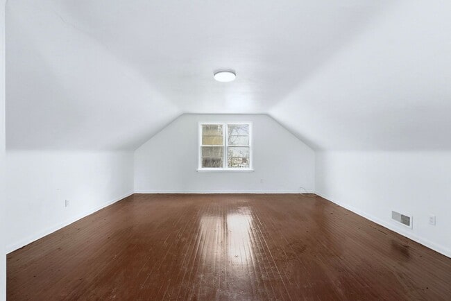 Building Photo - Updated 3 BR with Garage & Basement