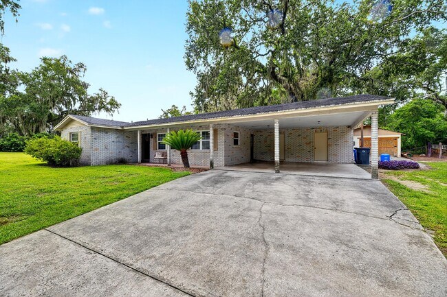 Building Photo - 410 Old Mulrennan Rd