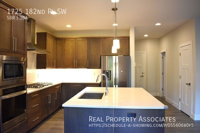 Building Photo - 1725 182nd Pl SW