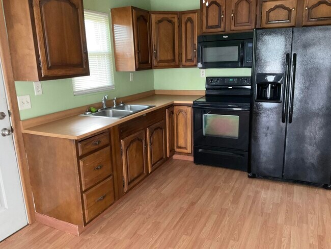 Building Photo - 205 N Ware Chappel Rd