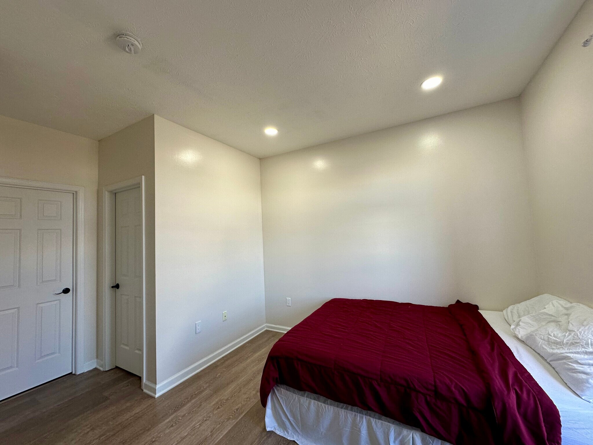 Building Photo - 1901 N Lincoln Ave