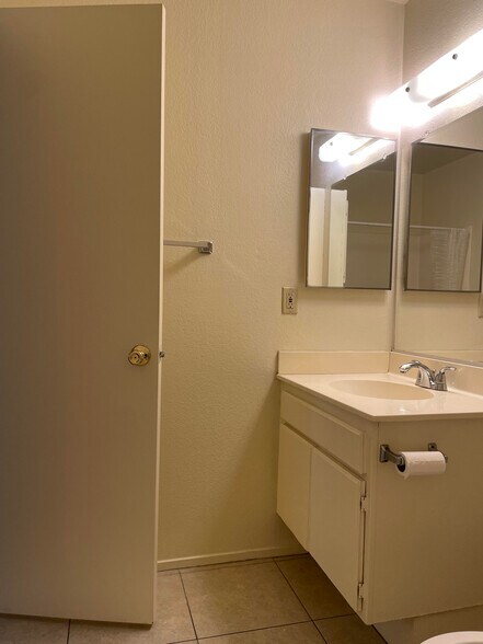 Building Photo - 1117 Seabreeze Way