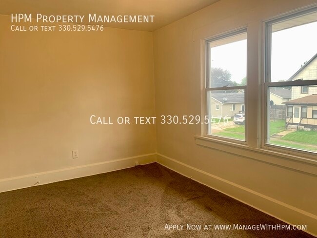 Building Photo - 1729 Edwards Ave NE