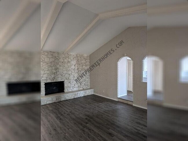 Building Photo - 2009 Ming Dr