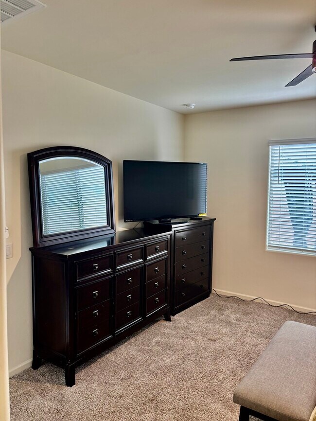 Building Photo - New Star Valley Home