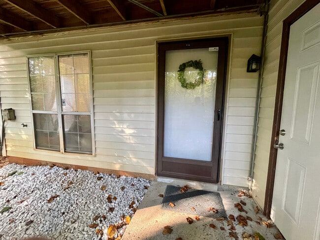 Building Photo - 1080 Huntington Trce SE