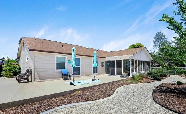 Building Photo - The perfect 4 bed 2 bath home in Meridian ...