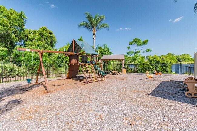 Building Photo - 2342 Tioga Dr