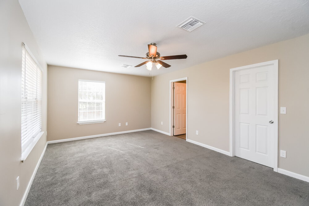 Building Photo - 6248 Ironside Dr N