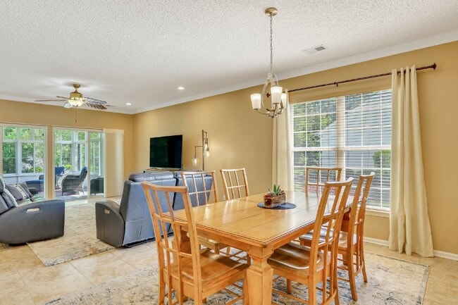 Building Photo - "Charming 2 Bed, 2 Bath with Den Rental Home in Sun City, SC - Spacious and Inviting!"