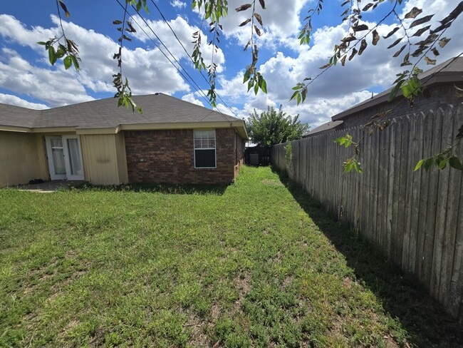Building Photo - 216 Sombrero Rd