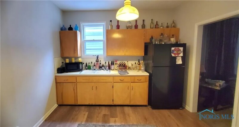 Building Photo - 21 Magyar St