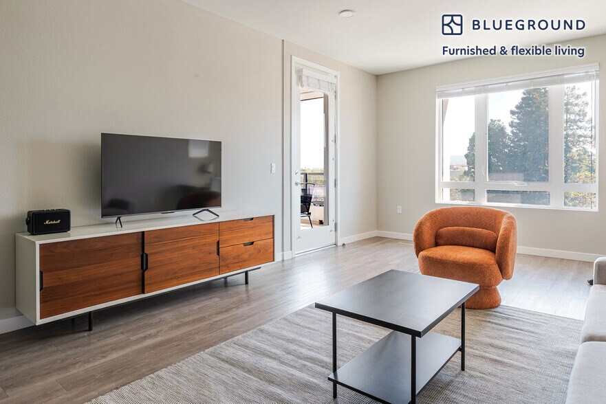 Building Photo - 3560 Rambla Pl