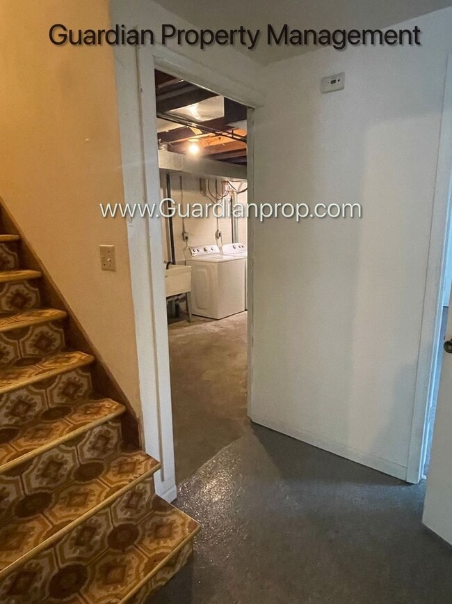 Building Photo - Columbia Heights Side By Side Duplex, Atta...