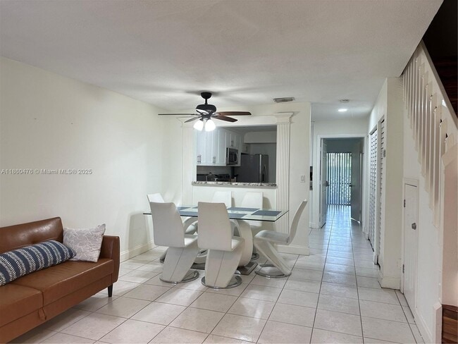 Building Photo - 9865 Riverside Dr