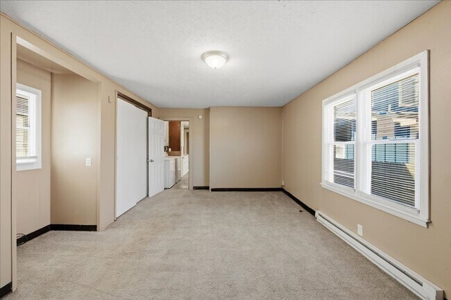 Building Photo - 4114 E Washington St