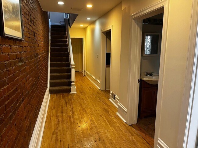 Building Photo - 2120 E Carson St